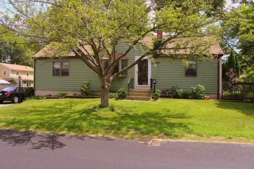 14 Olson St, Abington, MA 02351-2330