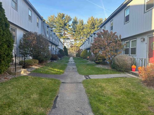 39 Bluestone Dr, Nashua NH  03060-6824 exterior