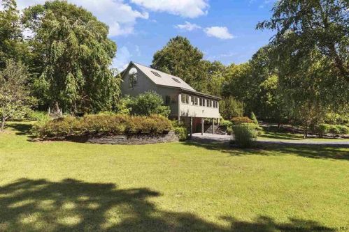 59 Macdaniel Rd, Shady, NY 12409-5011