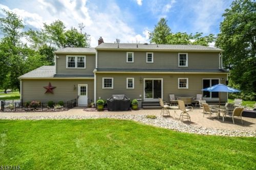 6 Cheryle Way, Annandale NJ  08801-3416 exterior