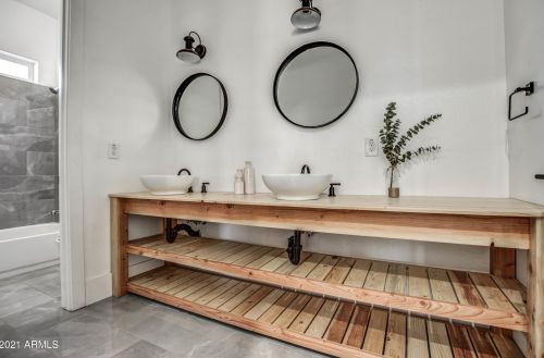 6434 12 St, Phoenix AZ 85086-4804 exterior