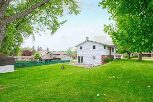 1431 Orlando Dr, Green Bay, WI 54313-5328