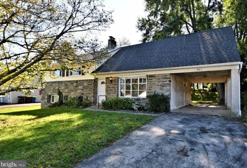 561 Valley Forge Rd, Norristown, PA 19406-1568