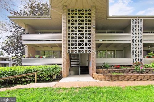 138 Birch St, Falls Church, VA 22046-2109