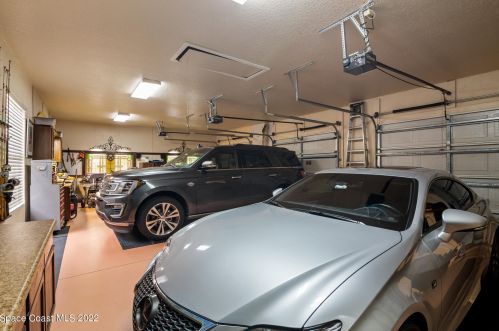 3618 Indian Riv Dr, Cocoa FL 32926-8705 exterior