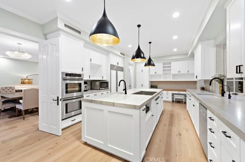 7 Cheshire Ct, Newport Beach CA  exterior