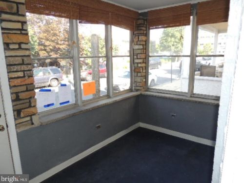 1012 Yates Ave, Boothwyn, PA 19061-4635