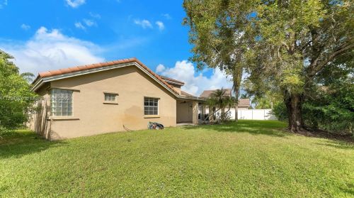 925 202nd Ave, Hollywood FL  33029-3442 exterior