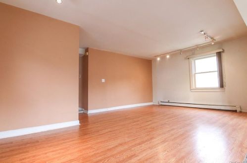 53 Poplar Ave, Bronx, NY 10465-3939