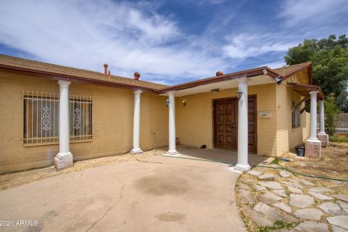 6102 Solano Dr, Glendale, AZ 85301-5748