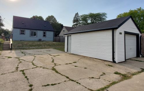 4264 62, Milwaukee WI 53216-1237 exterior