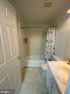 8483 Aurora Ct, Lorton VA  22079-3040 exterior