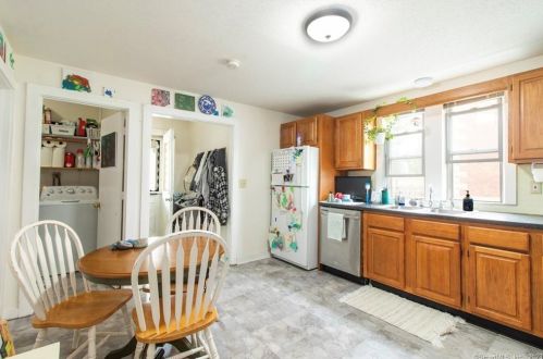3 Conlon St, Bristol CT  06010-4104 exterior