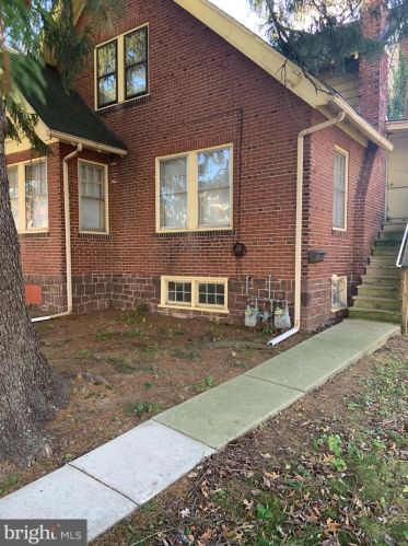 20 Lincoln Ave, Lansdale, PA 19446-3621
