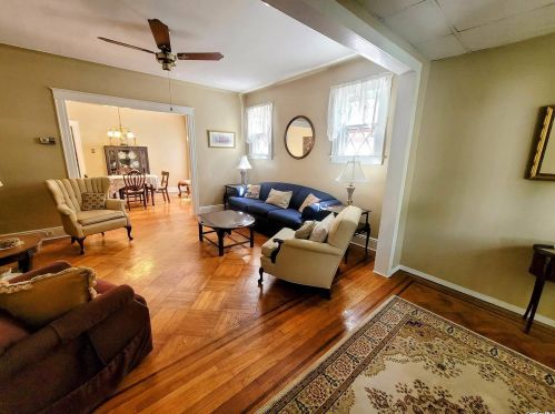 87-49 98th St, Jamaica, NY 11421-1731
