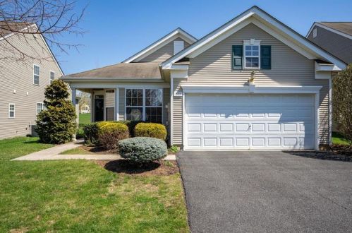 1913 Alexander Dr, Macungie, PA 18062-8785