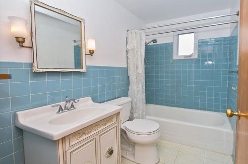 704 Valemont Dr, Verona PA  15147-2641 exterior