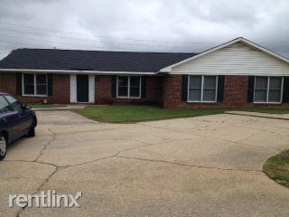 7205 Evanston St, Fayetteville NC  28314-1275 exterior