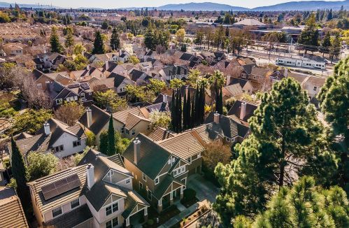 113 Estrada Dr, Mountain View CA  94043-5266 exterior