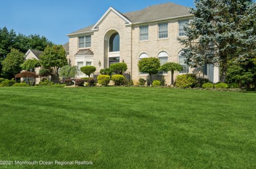 212 Navajo Ct, Morganville, NJ 07751-4616