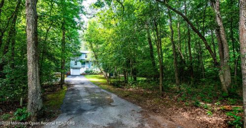 61 Lakeview Dr, Jackson Twp, NJ 08527-2722