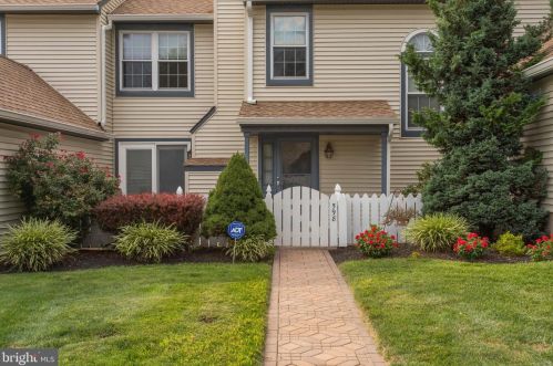 598 Frassetto Dr, Southampton, PA 18966-4026