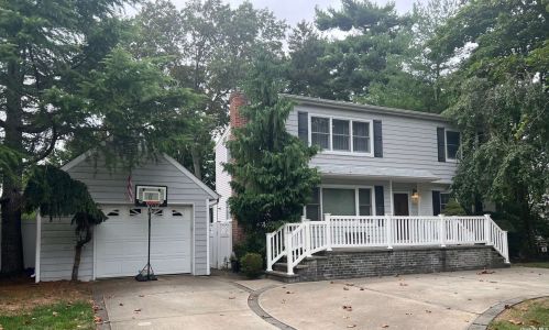 2923 Cambridge Rd, North Wantagh, NY 11793-2405