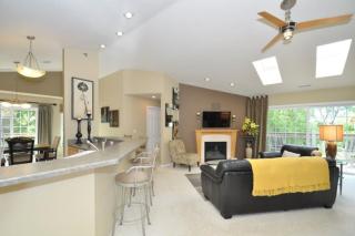 9267 51st St, Hales Corners, WI 53132-9275