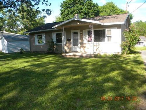 33 Sprucewood Dr, Geneva, NY 14456-1400