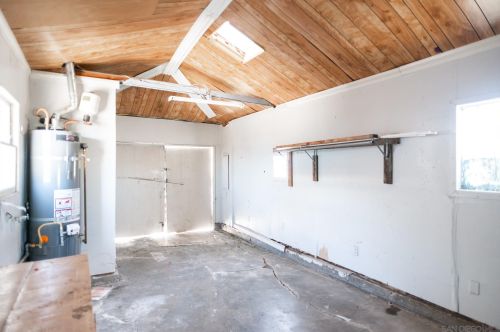 5966 Linnet St, San Diego CA 92114-4122 exterior