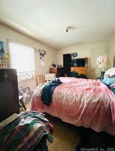 131 Cleveland Ave, Bridgeport CT 06606-5289 exterior