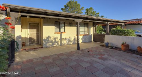 301 Abrego Dr, Green Valley, AZ 85614-2931