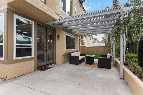 11773 Windcrest Ln, San Diego CA 92128-4279 exterior