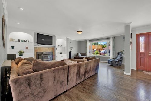 73 Westwood St, Vacaville CA  95688-3625 exterior