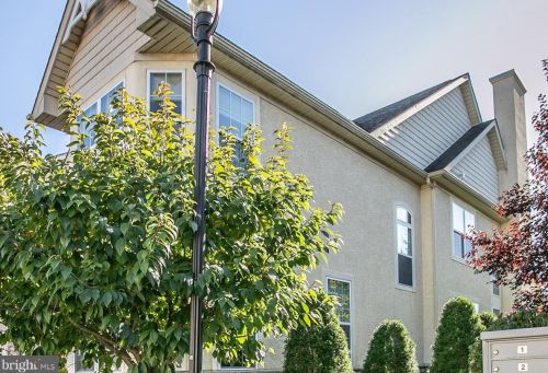 16 Jefferson Crossing Blvd, Norristown, PA 19401-1882