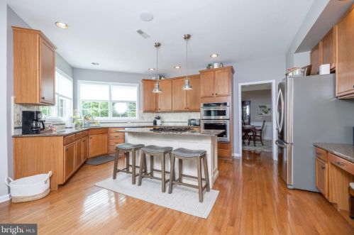 7 Harvest Ln, Hockessin, DE 19707-2088