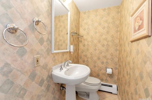 34 Forsythia Ln, Muttontown NY  11753-2337 exterior