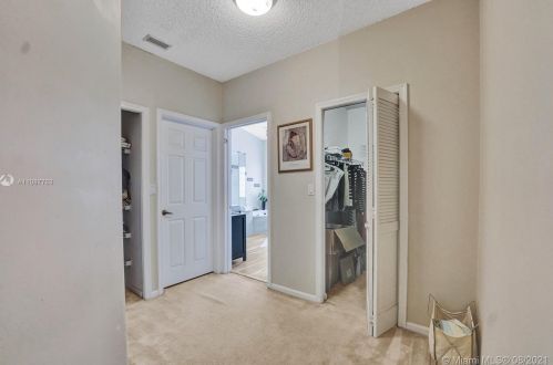 955 203 Ave, Hollywood FL  33029-3440 exterior