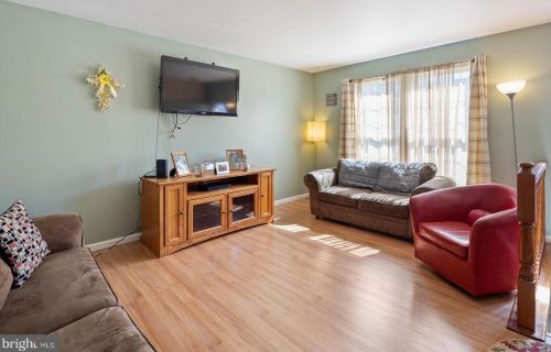 688 Corsica Ave, Bear, DE 19701-2549