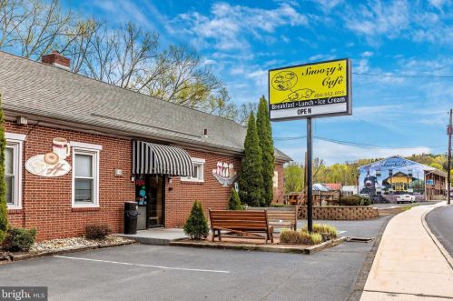 309 Williams Cir, Collegeville PA  19473-2344 exterior