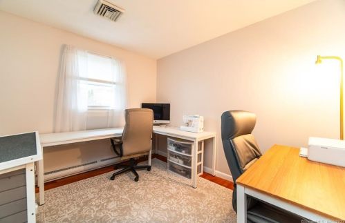 148 Dorothy Dr, Middletown CT  06457-5304 exterior