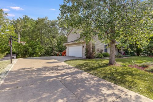 2102 116 St, Kenosha WI 53158-3605 exterior