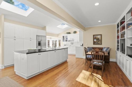 200 Mill Rd, New Canaan CT  06840-4310 exterior