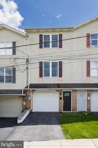 400 3rd Ave, Parkesburg, PA 19365-1406