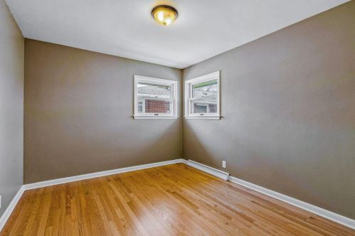 5533 Dexter Ave, Milwaukee WI  53209-5043 exterior