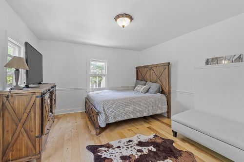 16 Dumaine Ave, Nashua NH  03063-1033 exterior