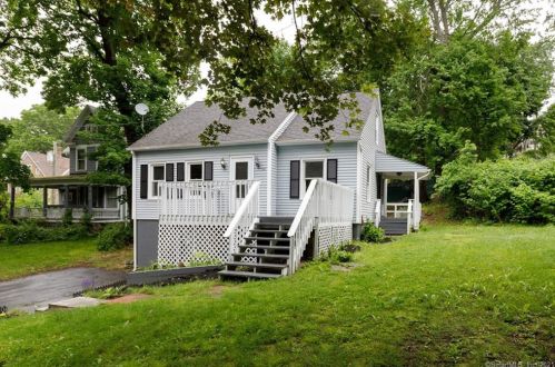 562 Columbia Boulevard Ext, Waterbury, CT 06704-1808