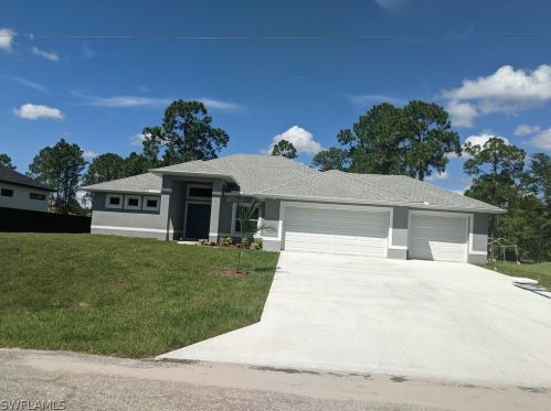 1019 Congress Ave, Lehigh Acres, FL 33972-8217