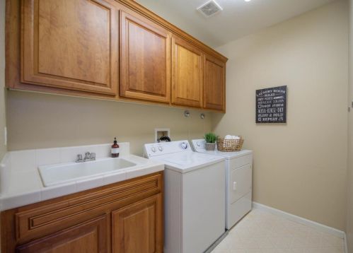7145 Lahinch Dr, Gilroy CA  95020-3058 exterior