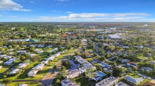 4924 Hawaii Blvd, Naples FL  34112-6930 exterior